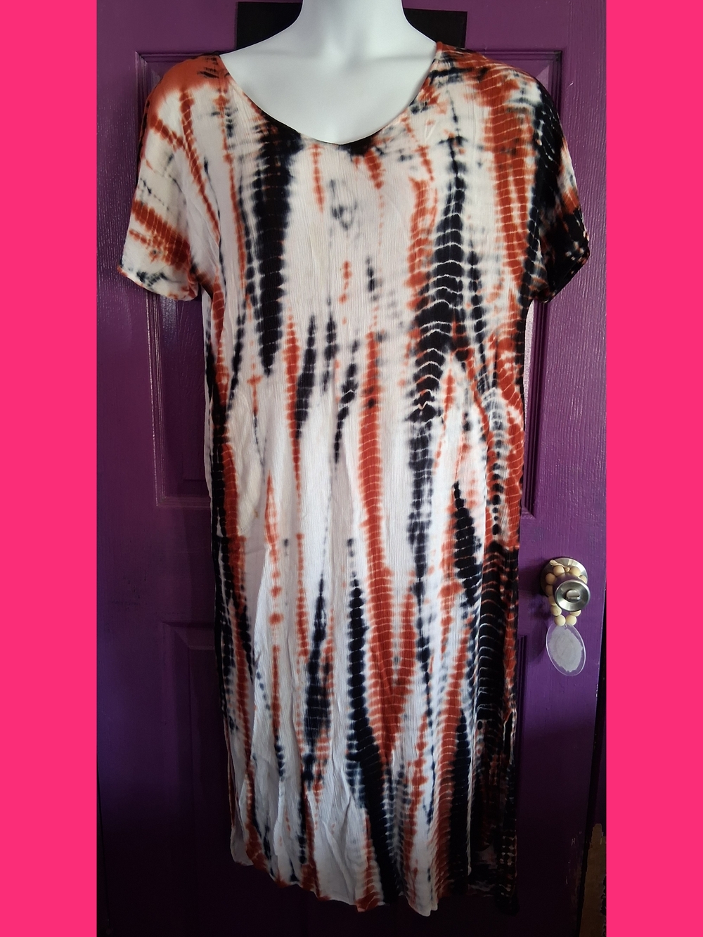 Tie-Dye Short Sleeve Midi Dress in White, Rust & Black